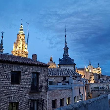Atico En Toledo Con Terraza Apartment Luaran gambar