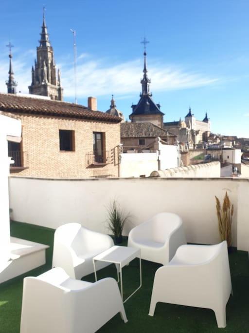 Atico En Toledo Con Terraza Apartment Luaran gambar
